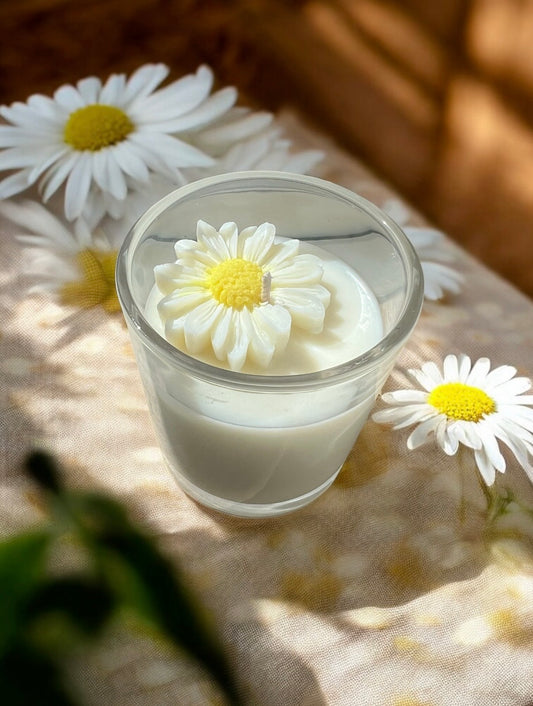 Daisy candle